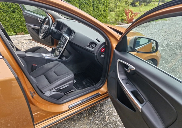 Volvo V60 cena 29000 przebieg: 265000, rok produkcji 2011 z Iłowa małe 277